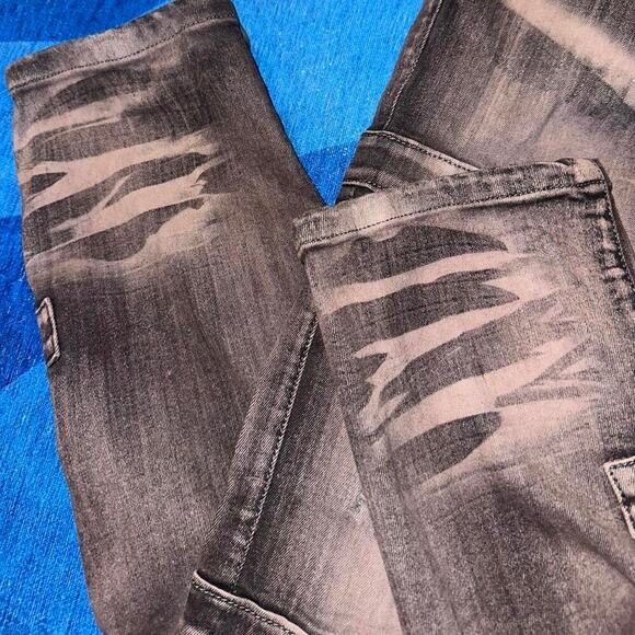 Legendary Status Distressed Bleach Wash Cargo Jeans - Picture 8 of 8